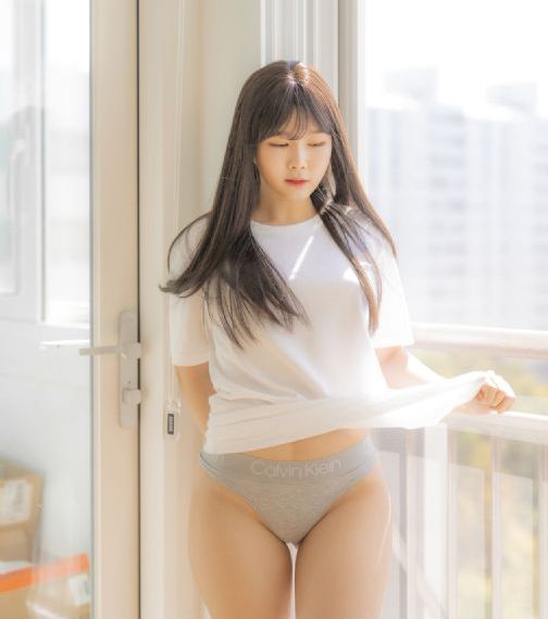 在公厕里沦为母狗_国产剧动漫免费观看
