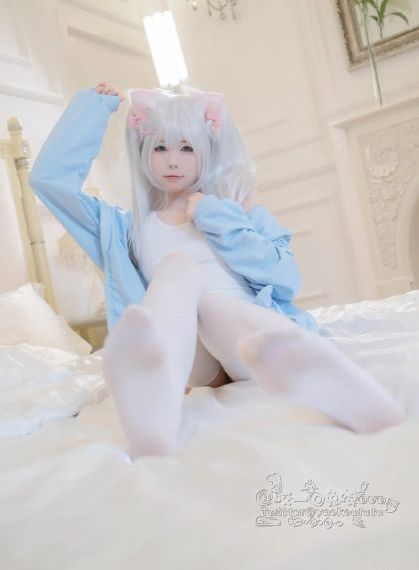 关上门的女教师_4K免费高清观看