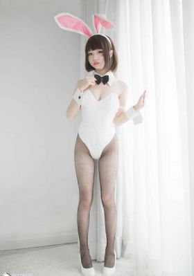 逗弄揉捏挺立的乳尖_高清动漫在线观看