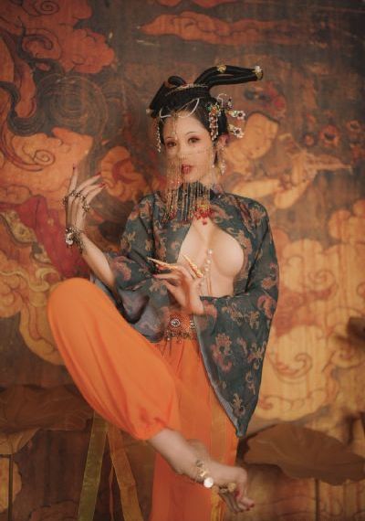 裸体在线_HD全集在线观看